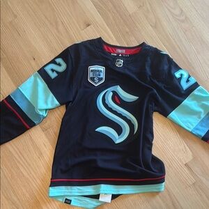 Women’s kraken jersey with inaugural season patch
